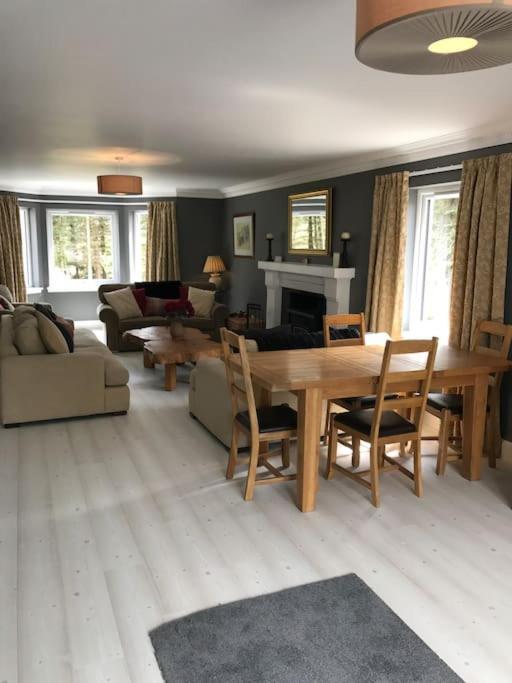 Cardon House - Luxury Highland Holiday Home إينفيرنيس المظهر الخارجي الصورة